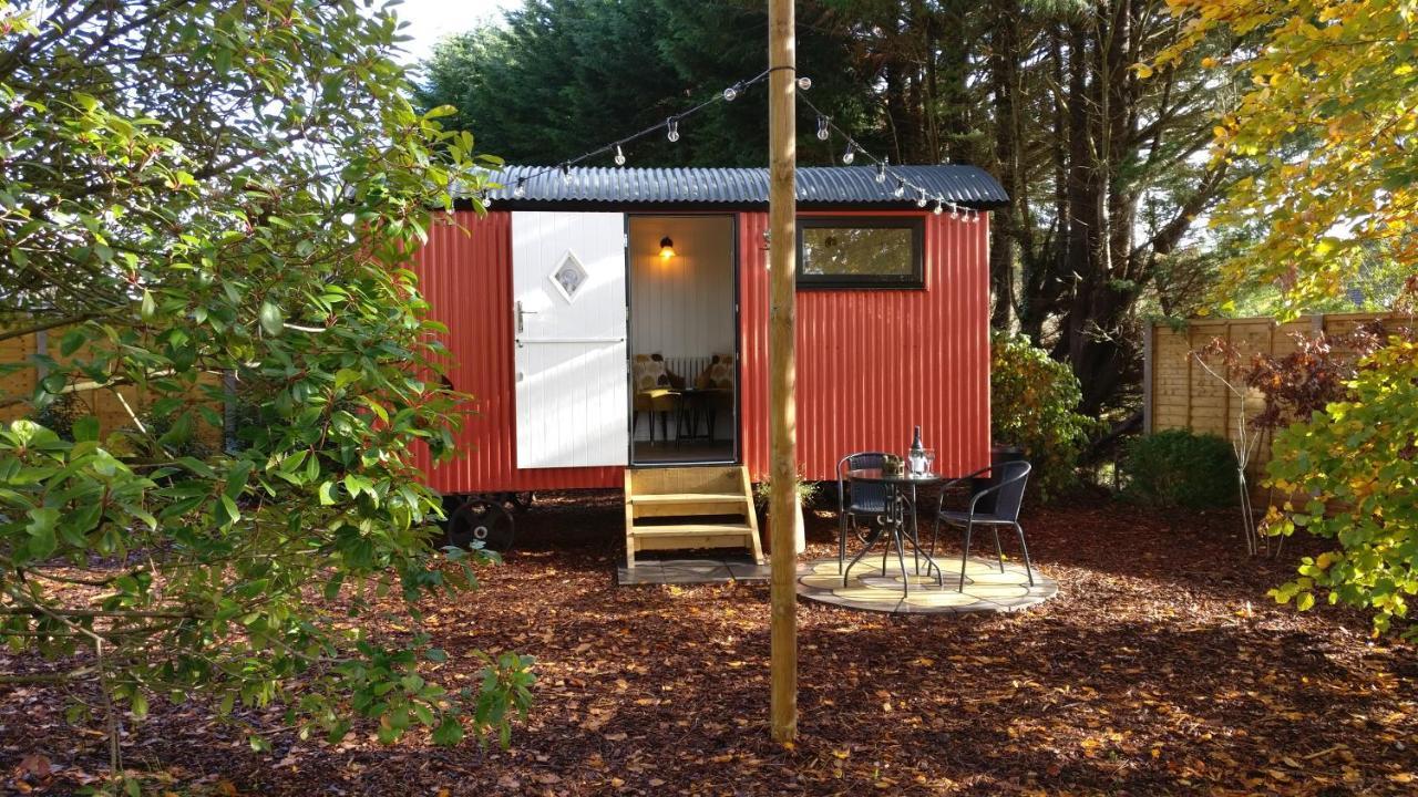Forest Heath Shepherd'S Huts Ringwood Exterior foto